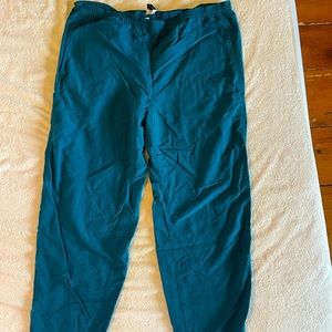 Patagonia Men’s Climbing/Hiking Pants Size Medium, Dark Teal